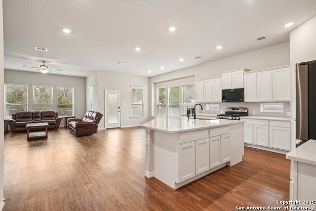 Image 4 of 40 For 15039 Stagehand Dr