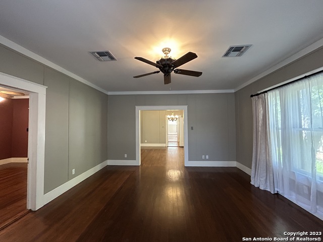 Image 16 of 50 For 709 Coll St W