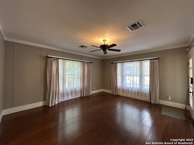 Image 19 of 50 For 709 Coll St W