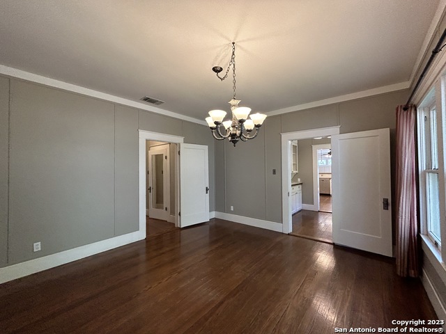 Image 22 of 50 For 709 Coll St W