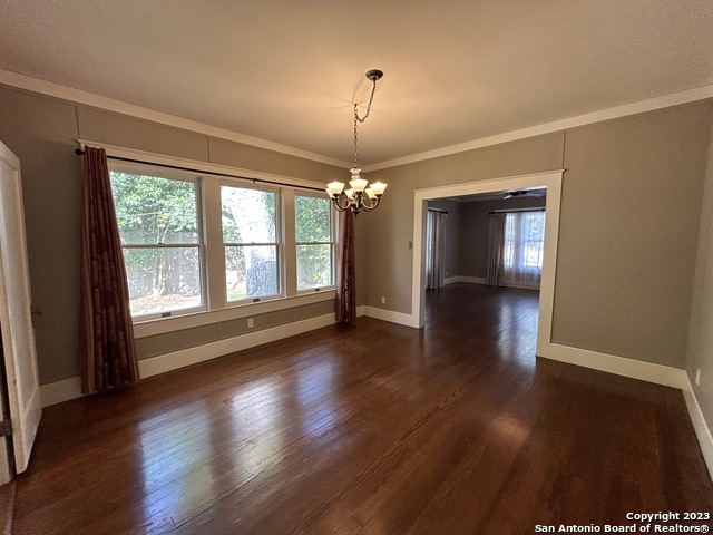 Image 24 of 50 For 709 Coll St W