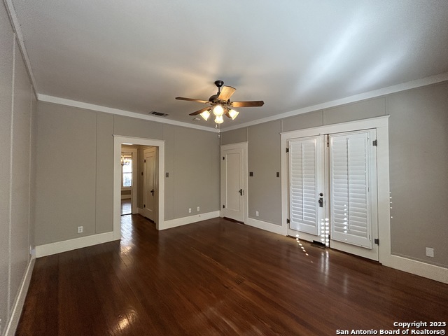 Image 26 of 50 For 709 Coll St W