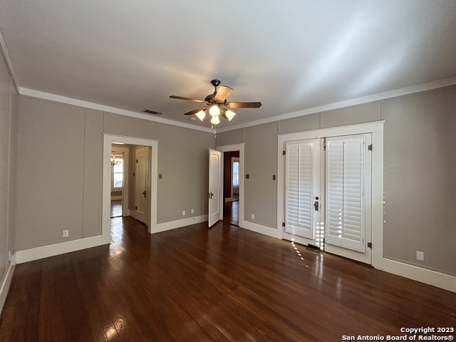 Image 29 of 50 For 709 Coll St W