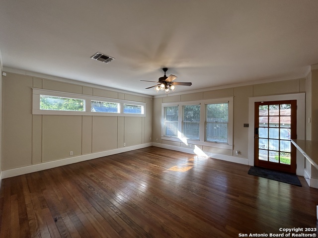 Image 3 of 50 For 709 Coll St W