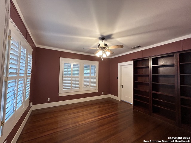 Image 34 of 50 For 709 Coll St W