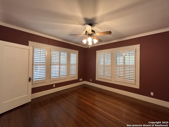 Image 35 of 50 For 709 Coll St W