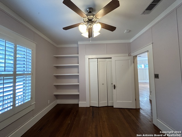 Image 40 of 50 For 709 Coll St W