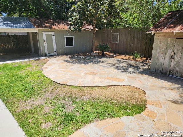 Image 44 of 50 For 709 Coll St W