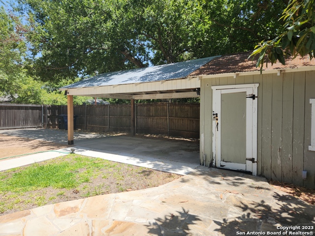 Image 45 of 50 For 709 Coll St W