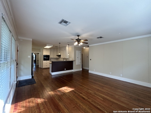 Image 5 of 50 For 709 Coll St W