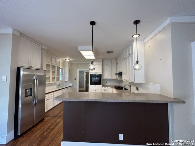 Image 8 of 50 For 709 Coll St W