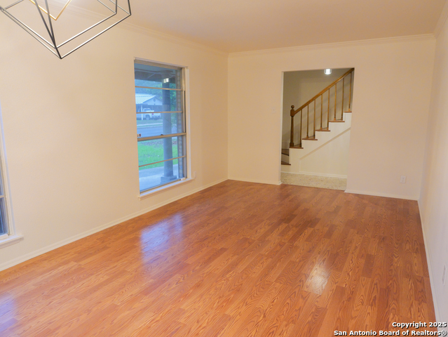 Image 10 of 41 For 9707 La Rue  