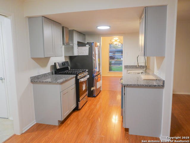 Image 11 of 41 For 9707 La Rue  