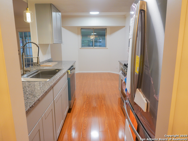 Image 12 of 41 For 9707 La Rue  