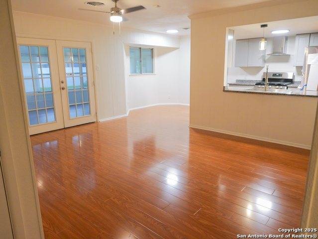 Image 15 of 41 For 9707 La Rue  