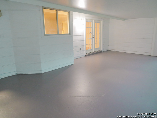 Image 21 of 41 For 9707 La Rue  