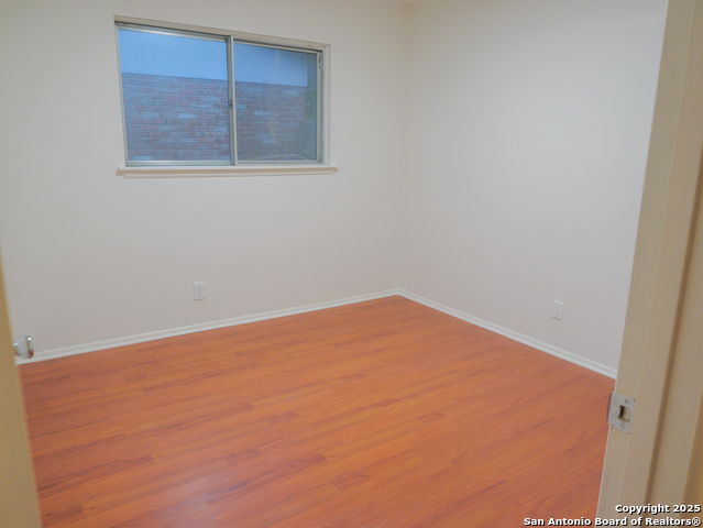 Image 30 of 41 For 9707 La Rue  