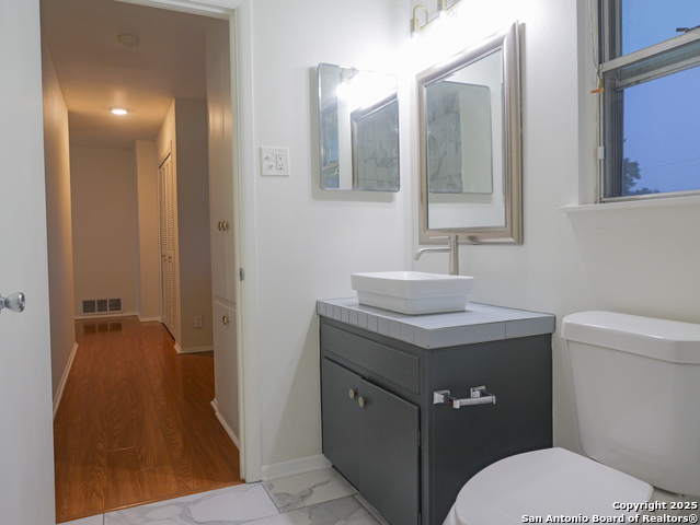 Image 37 of 41 For 9707 La Rue  