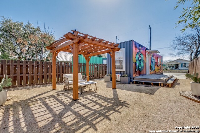 Image 16 of 21 For 2415 Poplar W