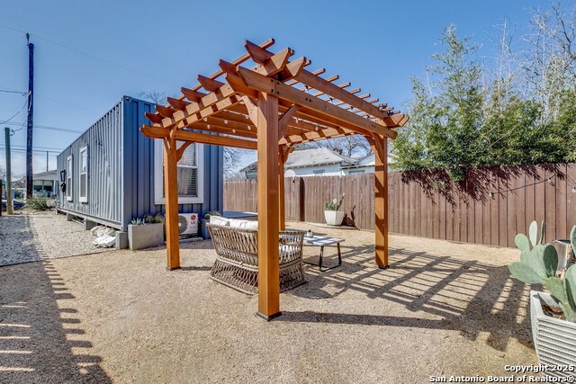 Image 18 of 21 For 2415 Poplar W