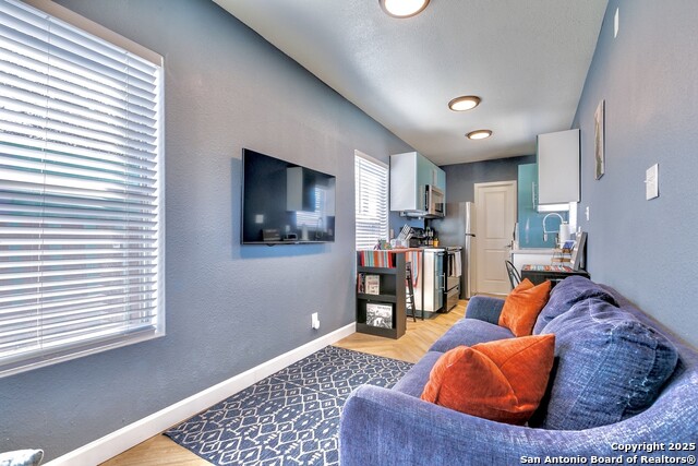 Image 6 of 21 For 2415 Poplar W