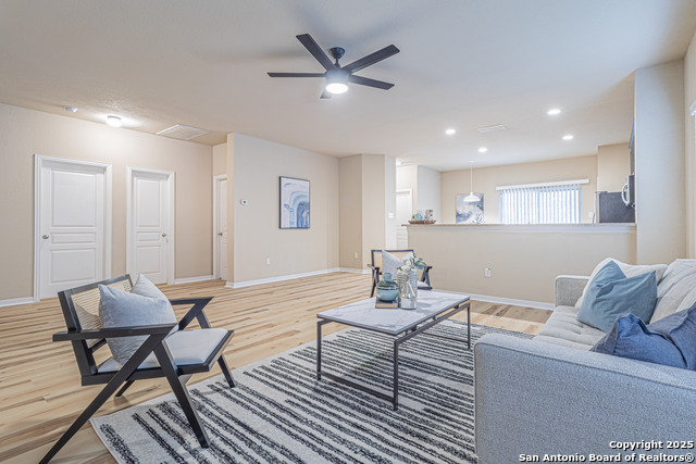 Image 14 of 39 For 12223 Hamlin Creek