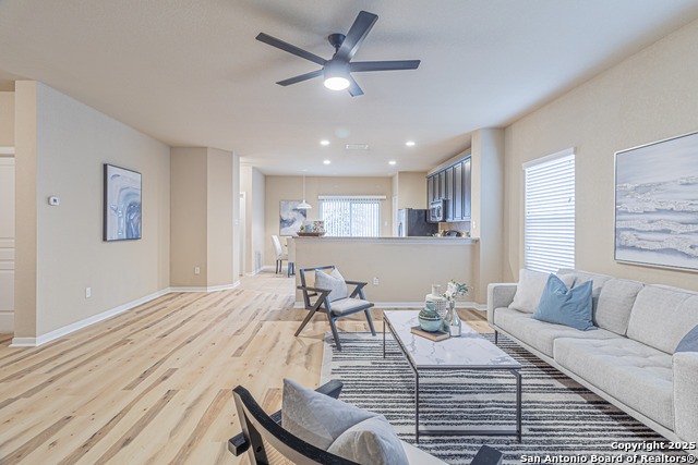 Image 15 of 39 For 12223 Hamlin Creek