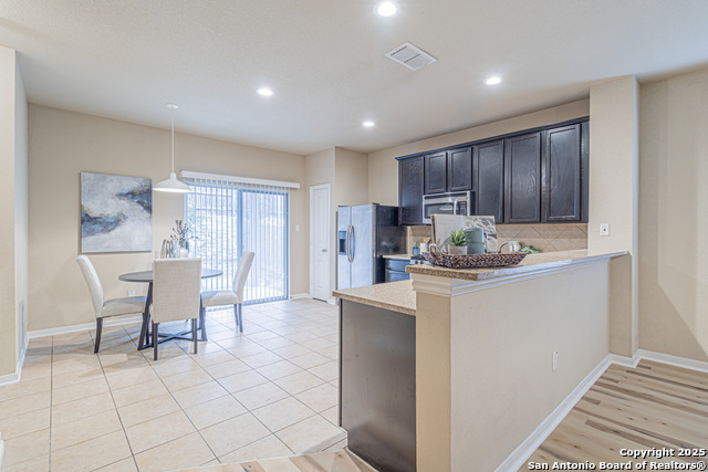 Image 16 of 39 For 12223 Hamlin Creek