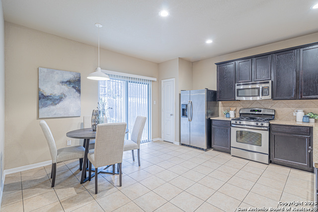 Image 17 of 39 For 12223 Hamlin Creek