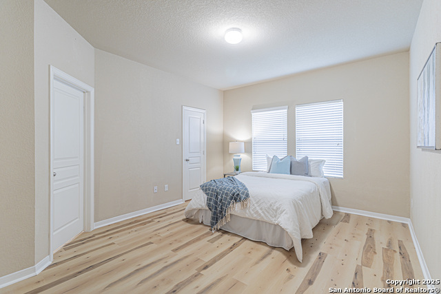 Image 20 of 39 For 12223 Hamlin Creek