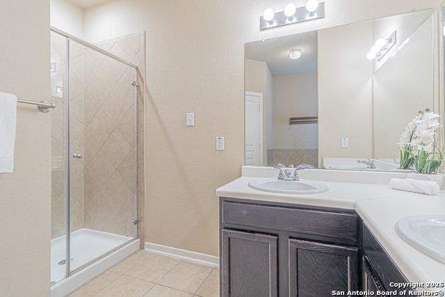 Image 25 of 39 For 12223 Hamlin Creek