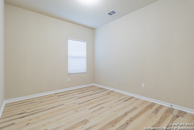 Image 28 of 39 For 12223 Hamlin Creek