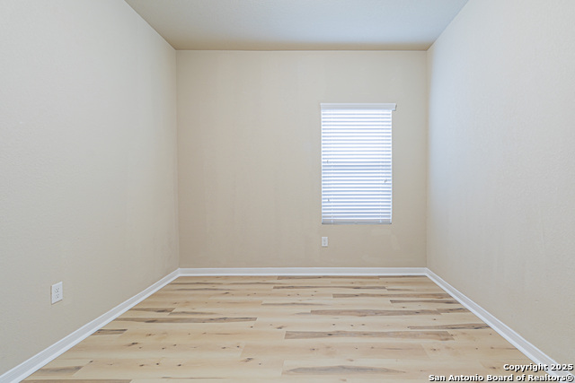 Image 29 of 39 For 12223 Hamlin Creek