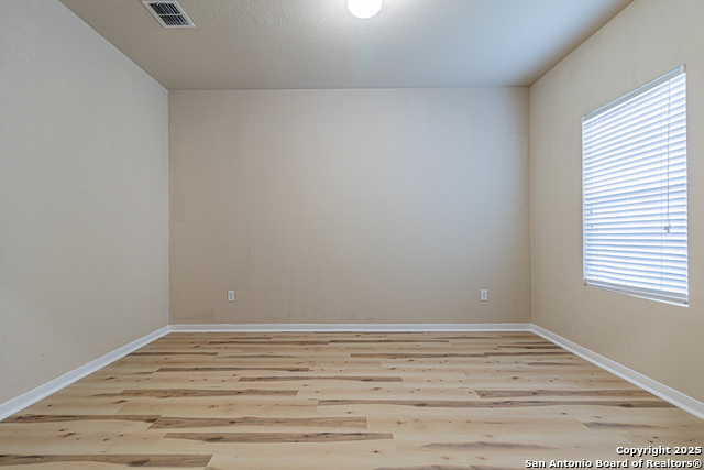 Image 4 of 39 For 12223 Hamlin Creek