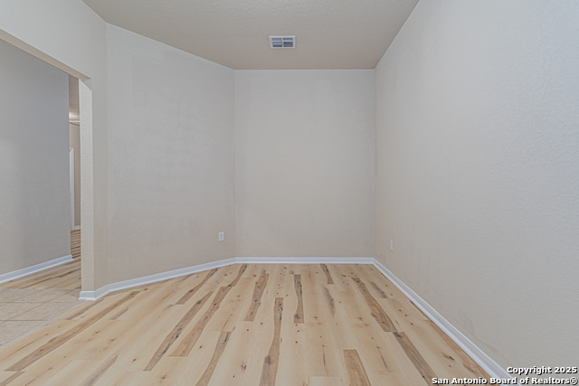 Image 7 of 39 For 12223 Hamlin Creek