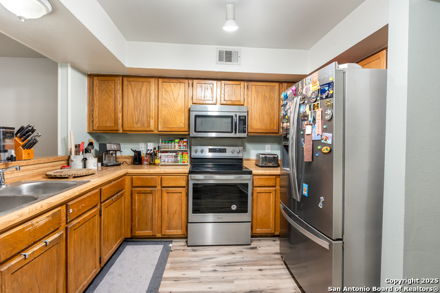 Listing photo id 5 for 11323 Cache  