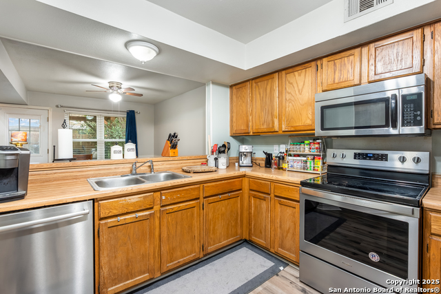 Listing photo id 6 for 11323 Cache  