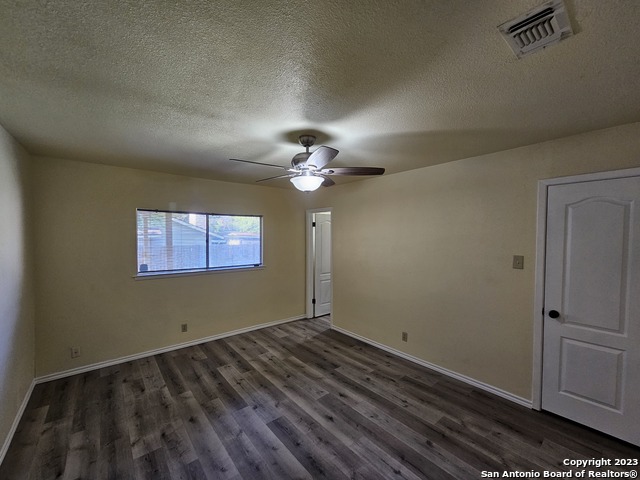 Image 21 of 28 For 6331 Ridge Tree Dr