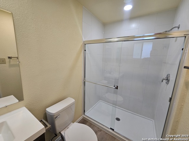 Image 23 of 28 For 6331 Ridge Tree Dr