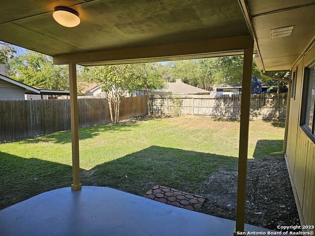 Image 26 of 28 For 6331 Ridge Tree Dr