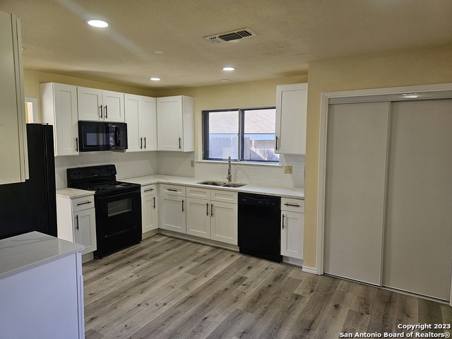 Image 4 of 28 For 6331 Ridge Tree Dr