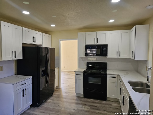 Image 5 of 28 For 6331 Ridge Tree Dr