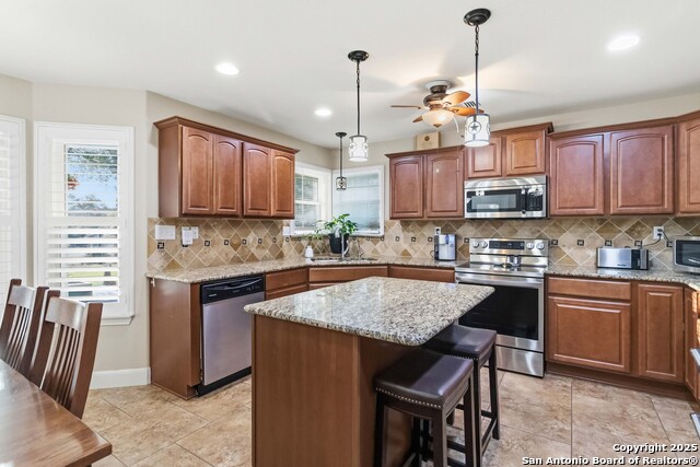 Image 10 of 39 For 2450 Grandview