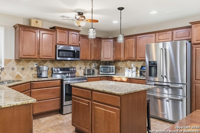 Image 12 of 39 For 2450 Grandview