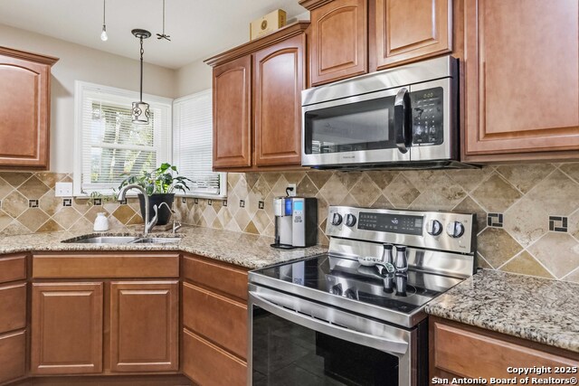 Image 13 of 39 For 2450 Grandview