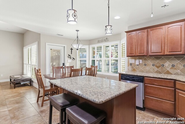 Image 14 of 39 For 2450 Grandview