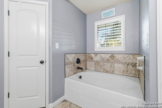 Image 20 of 39 For 2450 Grandview