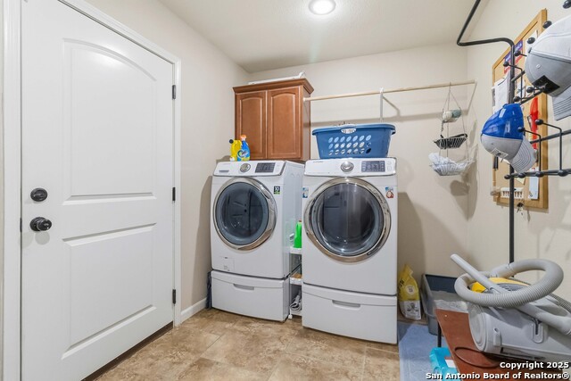 Image 21 of 39 For 2450 Grandview