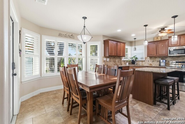 Image 8 of 39 For 2450 Grandview