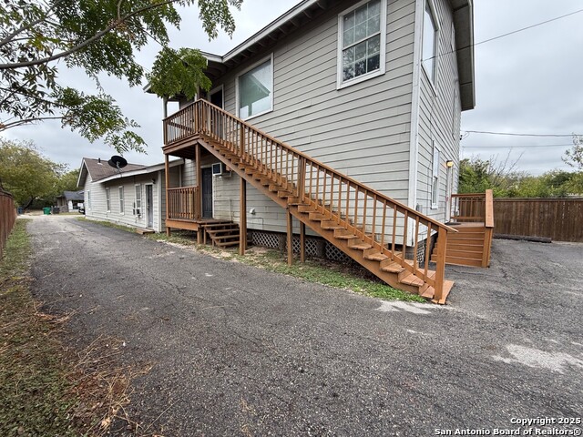 Image 2 of 9 For 1511 Ashby Pl W 3